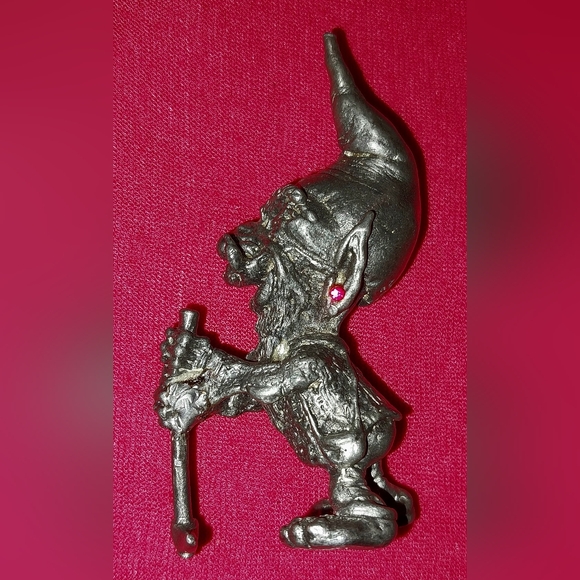 Vintage 1986 Angelo Roncari Pewter Gnome Figure w/ Pick Axe Ruby Earring Signed - Picture 4 of 8